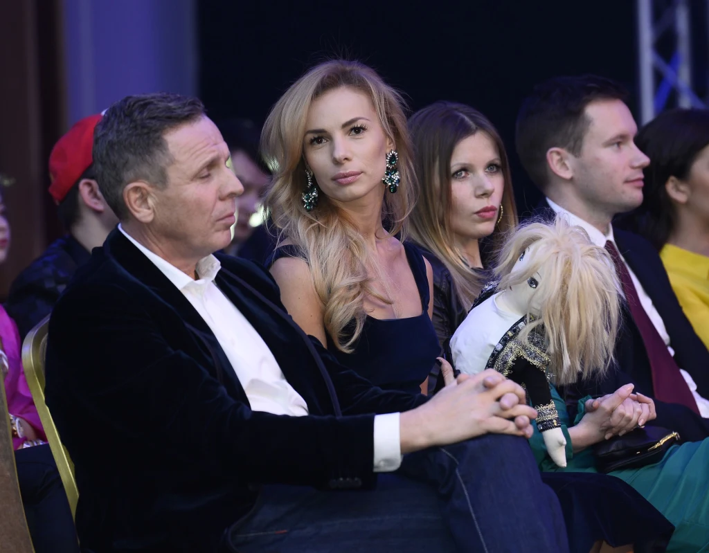 Iza, milioner i lalka za 16 tysięcy! Iza, milioner i lalka za 16 tysięcy!