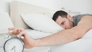 Wstajesz po pierwszym budziku? Statystyki pokazują, że jesteś w mniejszości