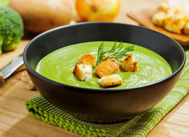 Pyszna zupa brokułowa na stałe zagości w twojej kuchni. 