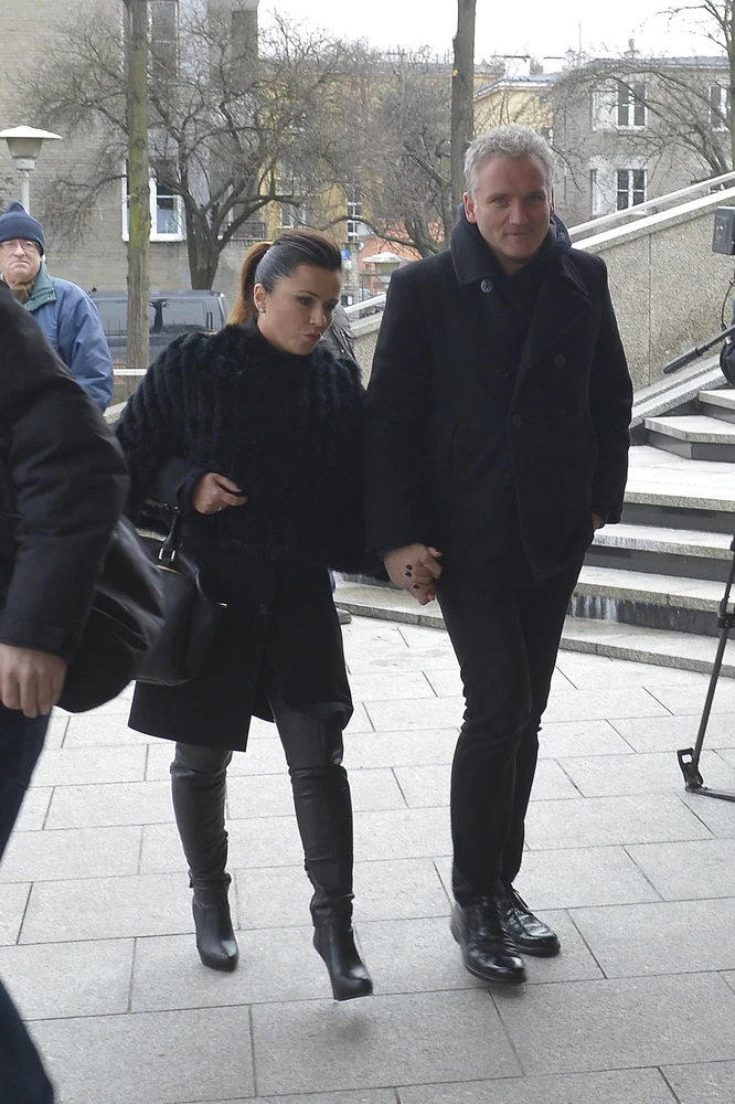 Beata Tadla i Jarosław Kret na pogrzebie Andrzeja Turskiego