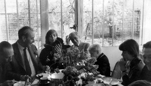 Siedziba Instytutu Literackiego. N/z (L/P) Juliusz Żuławski, Zygmunt Hertz , Barbara Sas-Kwiatkowska, Jerzy Giedroyć , Maria Dąbrowska, Maria Kowalska i Anna Kowalska