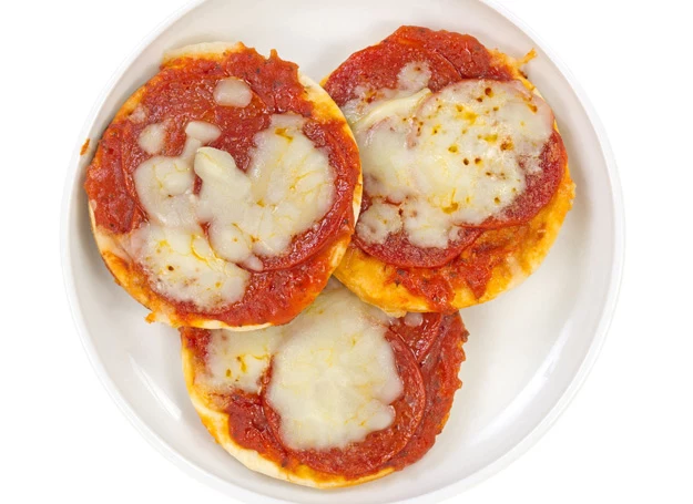 Minipizzę zrobisz naprawdę bardzo szybko. Minipizzę zrobisz naprawdę bardzo szybko.
