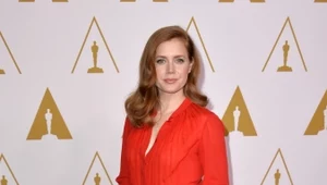 Amy Adams: Oryginalna, ale czy ładna?  