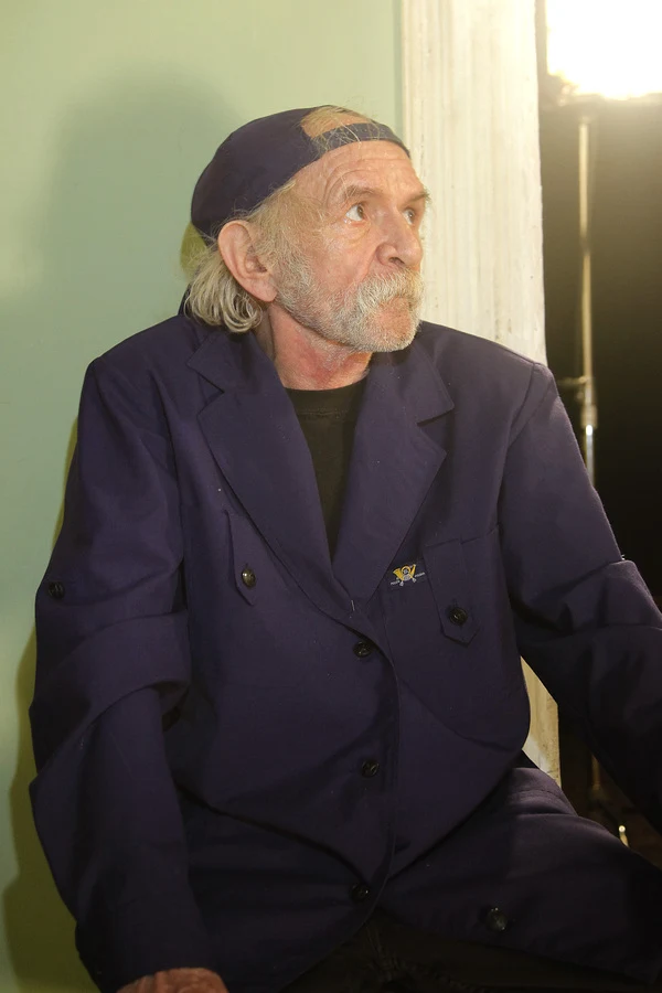 Bohdan Smoleń w roli listonosza w "Świecie według Kiepskich"