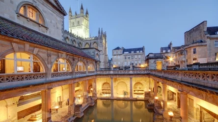 W Bath znajdowało się najstarsze uzdrowisko na świecie. W zmodernizowanej wersji można z niego korzystać do dziś 