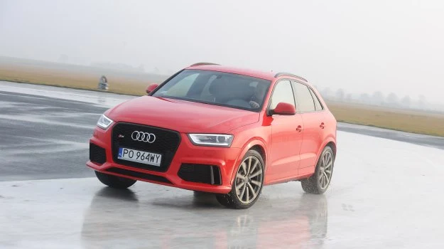 Za wstęp do świata RS Q3 Audi żąda 233 500 zł. Większe, 306-konne BMW X3 35i dostępne jest od kwoty 235 700 zł. Za wstęp do świata RS Q3 Audi żąda 233 500 zł. Większe, 306-konne BMW X3 35i dostępne jest od kwoty 235 700 zł.