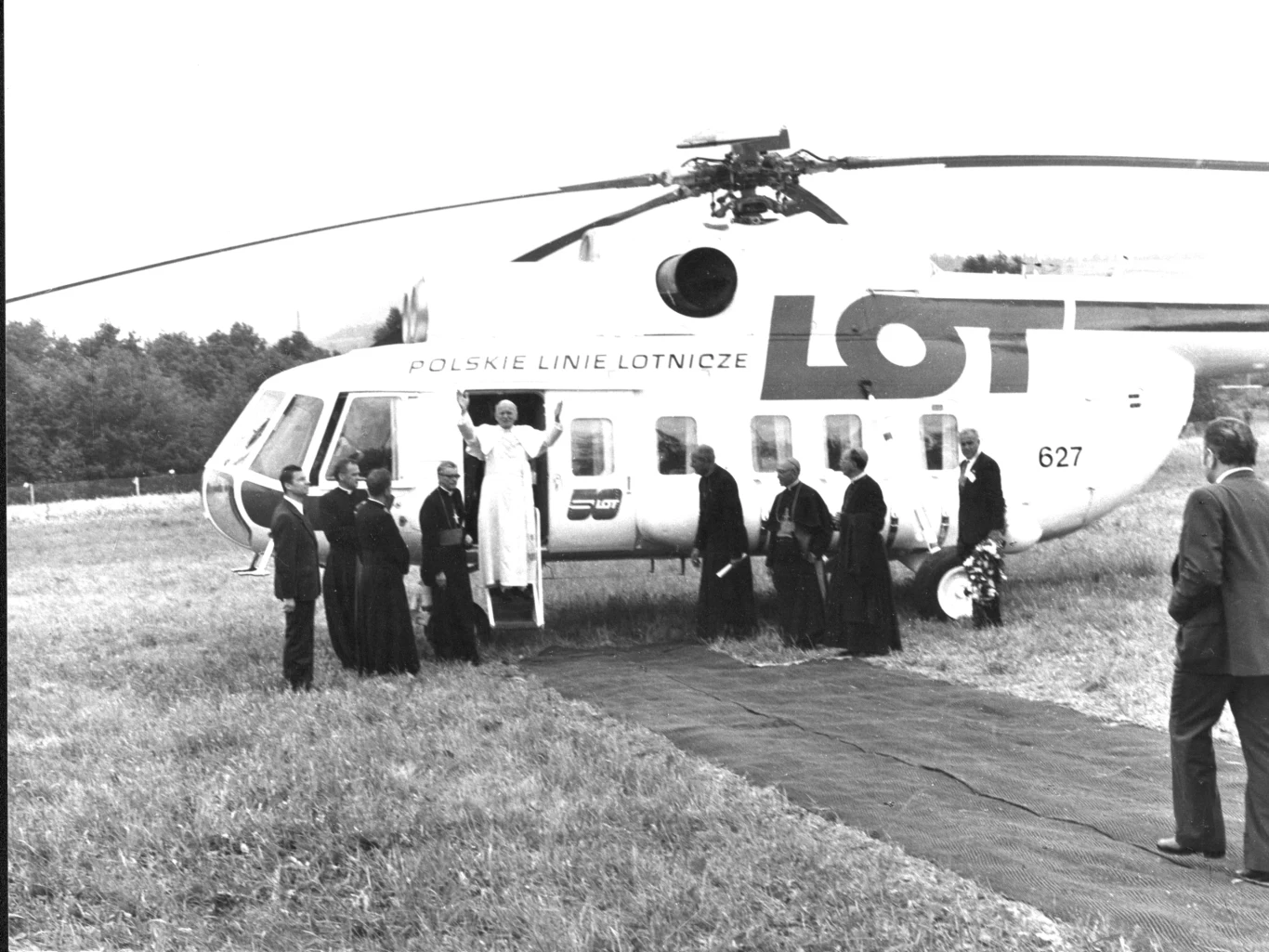 Papieski Mi-8
