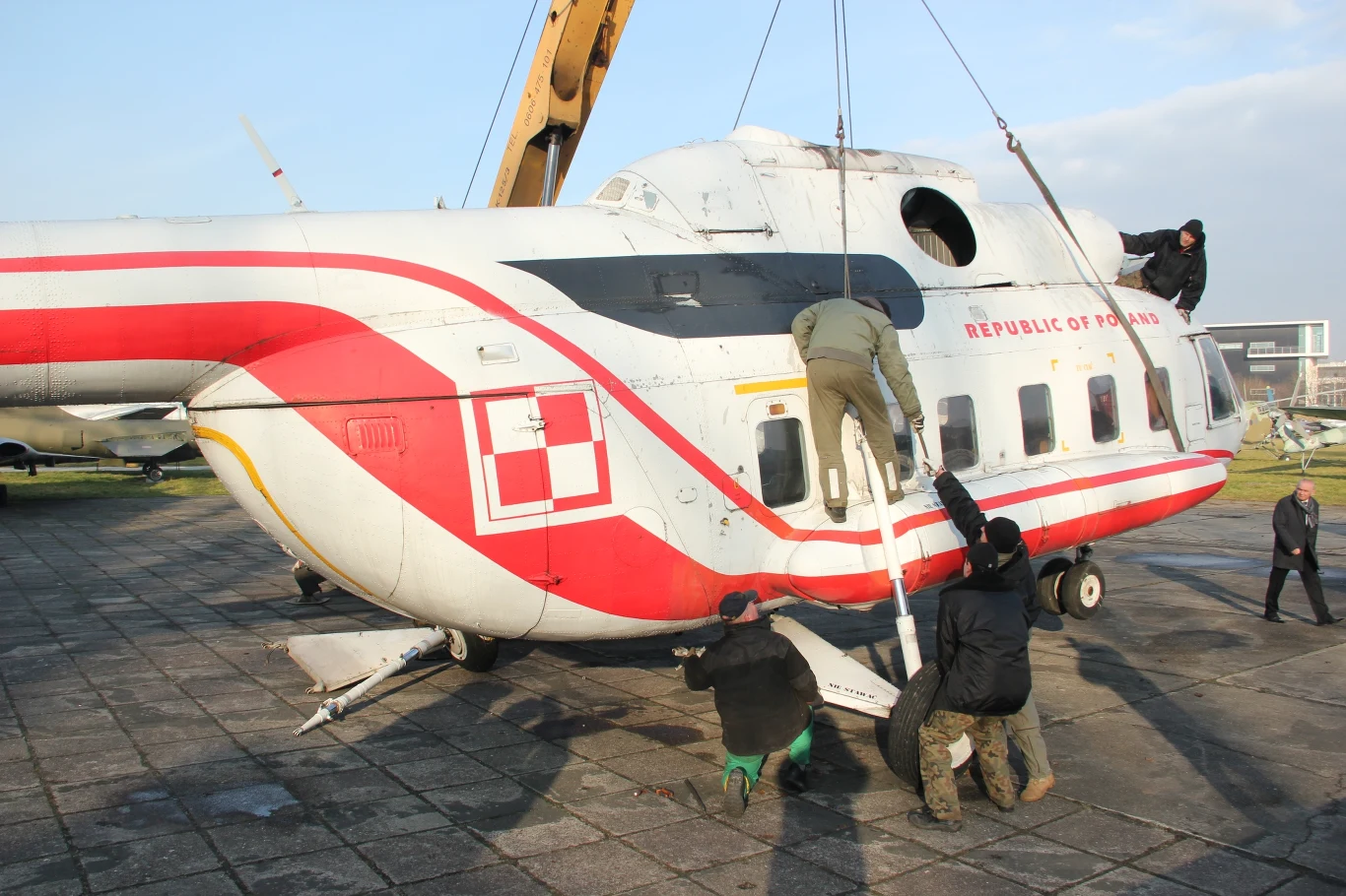 Przygotowanie Mi-8 do transportu