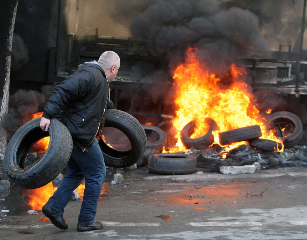 Milicja wkroczyła na Majdan Niepodległości Milicja wkroczyła na Majdan Niepodległości