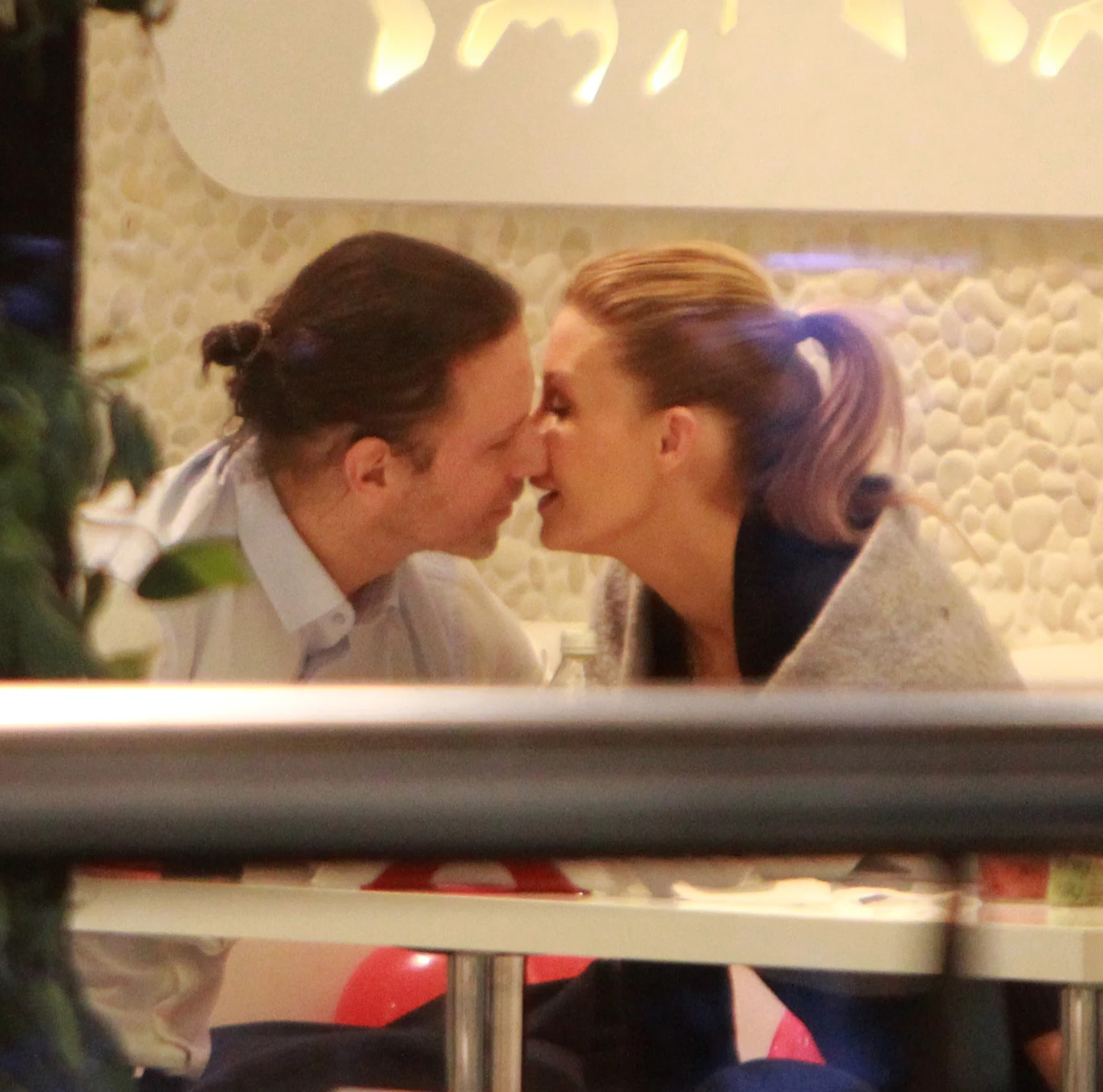 Połaczyło ich gorące uczucie / fot. KAPIF Połaczyło ich gorące uczucie / fot. KAPIF