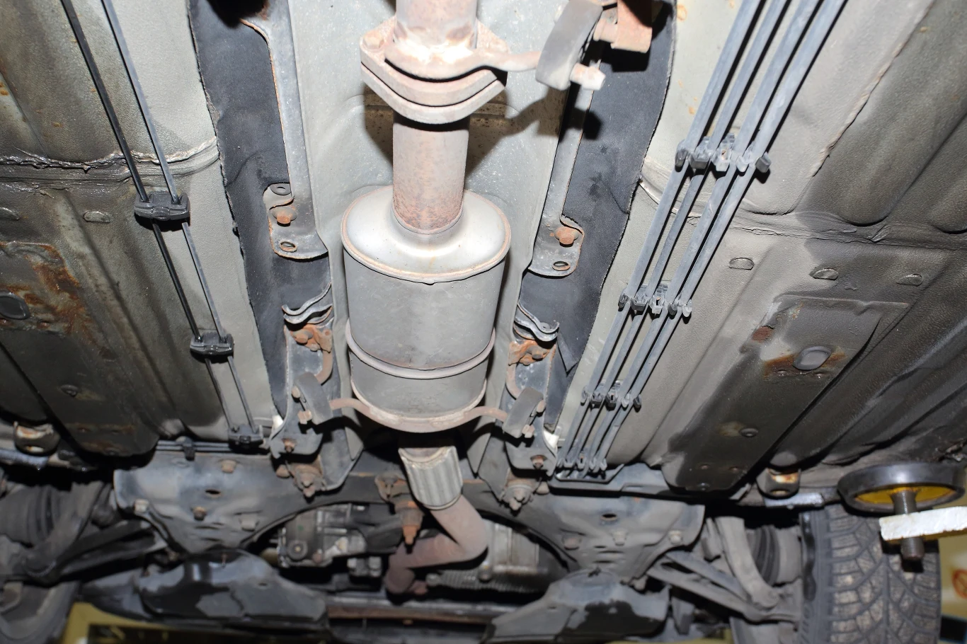 Układ wydechowy jest w lepszym stanie niż w niejednym samochodzie 5-letnim. I to po 10 polskich zimach... Układ wydechowy jest w lepszym stanie niż w niejednym samochodzie 5-letnim. I to po 10 polskich zimach...