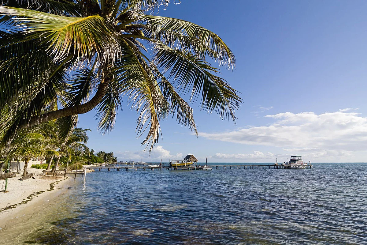 Piękne widoki, czyste wybrzeża, a do tego (jeszcze!) mało turystów Piękne widoki, czyste wybrzeża, a do tego (jeszcze!) mało turystów