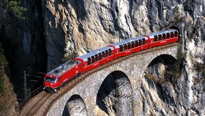 Ekspres Bernina fot. Rhaetische Bahn By-line: swiss-image.ch/Peter Donatsch