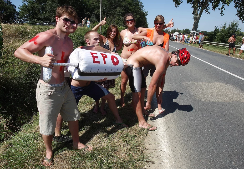 Wielu kibiców jawnie protestuje przeciw stosowaniu EPO w kolarstwie