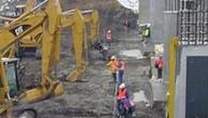 Równocześnie z pracami drogowymi prowadzone są badania archeologiczne