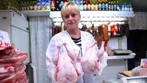 W mięsie kurczaków wykryto zakazane antybiotyki/fot. T. Rytych