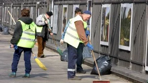 Bezrobotni nie chcą pójść w ślady ekip  porządkowych/ fot. T. Zieliński