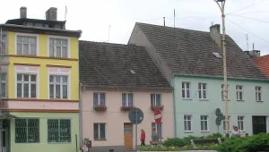 Remontowana jest elewacja budynku