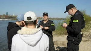 Po alkohol sięga coraz częściej nie tylko młodzież, ale nawet dzieci/ fot. M. Grzelak