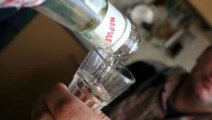 Ćwiartką wódki chciał skusić policjantów