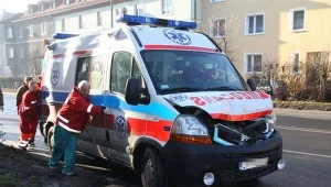 Wypadek karetki w Opolu