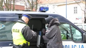 Napadli na starszą kobietę