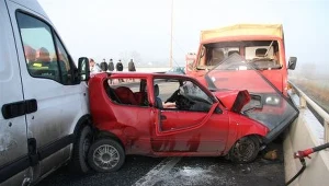 W zderzeniu uczestniczyły 3 samochody.