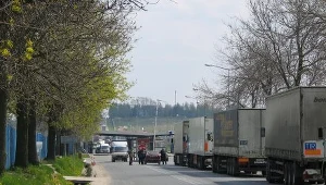 Na wjazd do Polski kierowcy TIR-ów czekają 5 godzin