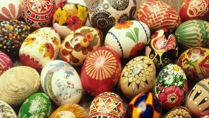 Prawosławni w województwie podlaskim przynoszą we wtorek na cmentarze pisanki