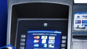 Łotysze z podrabianymi kartami płatniczymi