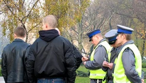 Nastoletni rasiści napadli na obcokrajowca