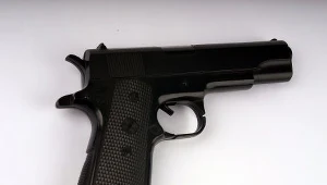 Policjant postrzelił agresywnego mężczyznę