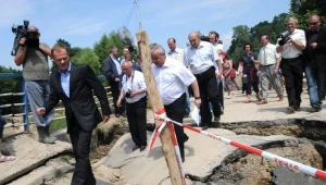 Premier z wizytą w dotkniętych powodzią regionach Podkarpacia / fot.  Bartosz Frydrych