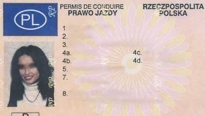 Zamieszanie z czarno-białym zdjęciem do prawa jazdy