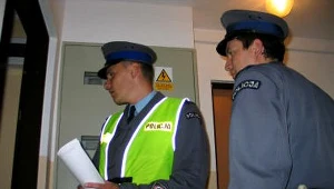 Policja ostrzega przed oszustami