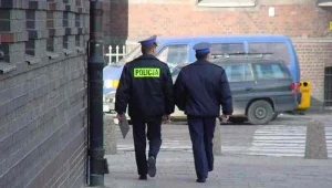 Chcieli sprzedać policjantowi... skradziony towar