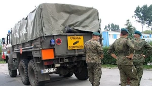 Półtonowa bomba na giżyckim bazarze