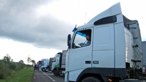 Gigantyczne kolejki na granicy z Białorusią