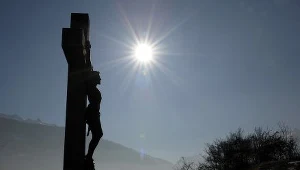 Bitwa o krzyż i kapliczkę zaczęła się w marcu tego roku