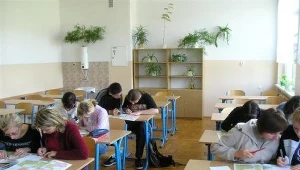 Nauczycielka dostała naganę, ale dalej będzie uczyć