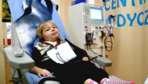 Basia cierpi na ciężką nadczynność przytarczyc, która powoduje u niej destrukcję kości