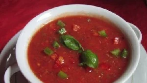 Z umiarem - to podstawowa zasada przy świątecznym stole.