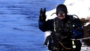 Nurkowie podczas poszukiwań ciała drugiego geologa/fot. Artur Reszko