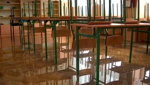 Mróz odwołał lekcje w szkołach