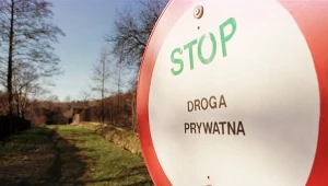 Rolnik Mirosław Jasielon twierdzi, że droga należy do niego/fot. P. Bławicki