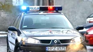 Kierowcę po pościgu zatrzymali jeleniogórscy policjanci/fot. T. Zieliński