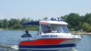 Karetka wodna na Zalewie Sulejowskim