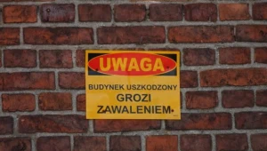 ...I się zawaliło. Ostrzeżenie na murze "Tormięsu"/Fot. A. Wysocki