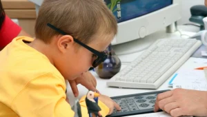 Zakończyły się masowe badania okulistyczne dzieci