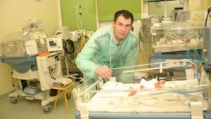 Pan Michał - szczęśliwy tata trojaczków/fot. W. Preisner